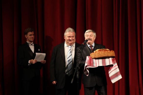 Читати далі...