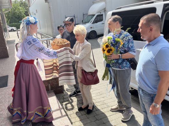 Читати далі...